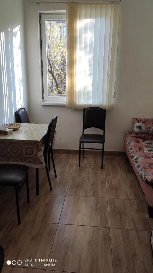 Apartments Azatutyan Avenue 9, Кв 19 Erevan Exterior foto